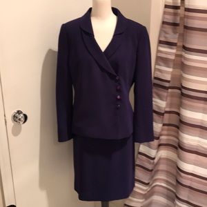 Lovely NWOT PLUM COLORED SKIRT SUIT BY LE SUIT 8P